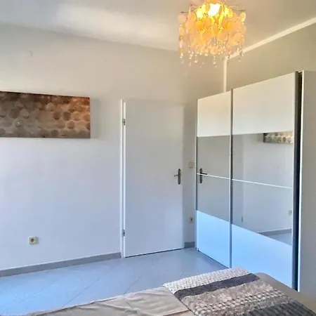 Mon Perin Castrum - Lara Apartment Bale